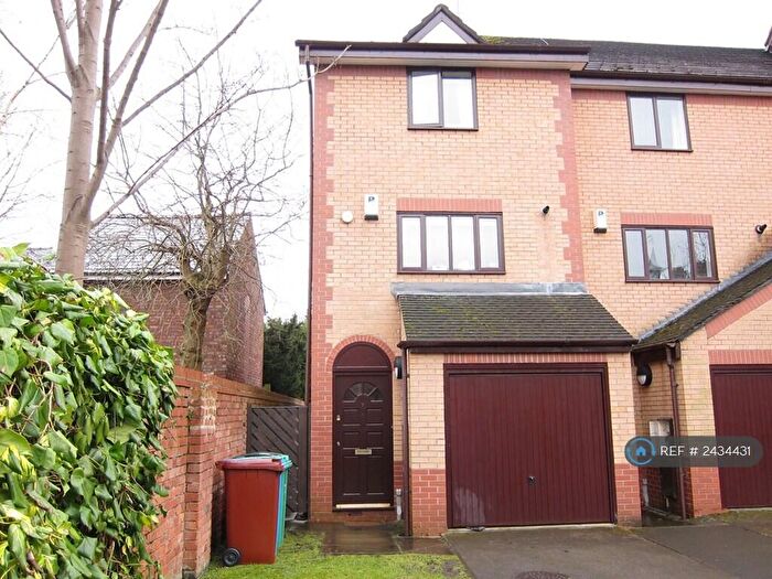 3 Bedroom End Of Terrace House To Rent In Raleigh Close, Manchester, M20