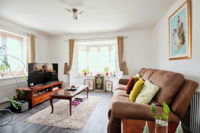 1 Bedroom Flat For Sale In Batchelor Way, Downton, Salisbury, SP5