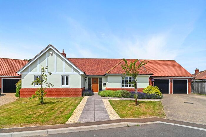 3 Bedroom Detached Bungalow For Sale In Margarets Place, Bradfield, CO11