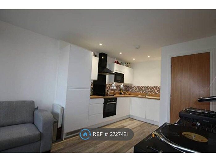 1 Bedroom Flat To Rent In Trelawney House, Bristol, BS2