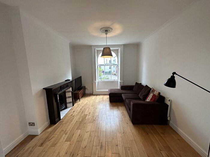 2 Bedroom Flat To Rent In Bedroom Flat, Liverpool Road, Angel, N1