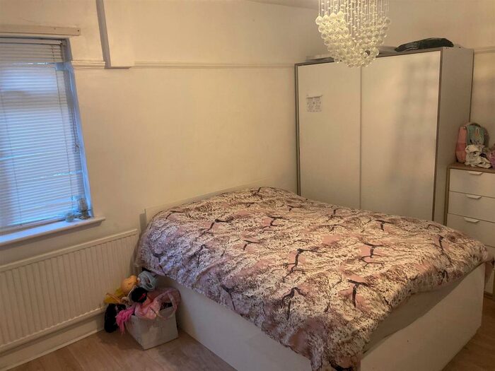 2 Bedroom Flat To Rent In Alexandra Avenue, South Harrow, Harrow, HA2
