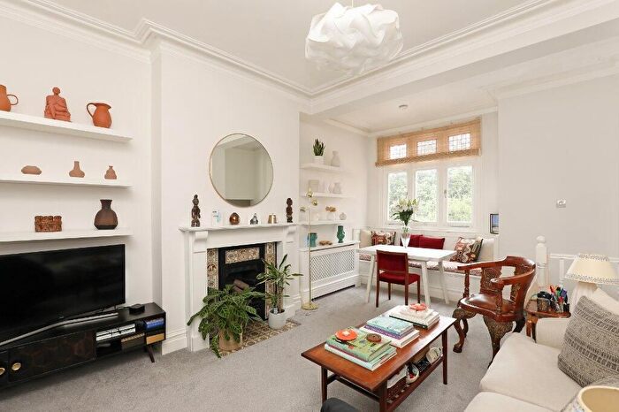 2 Bedroom Flat To Rent In London, S, SE24