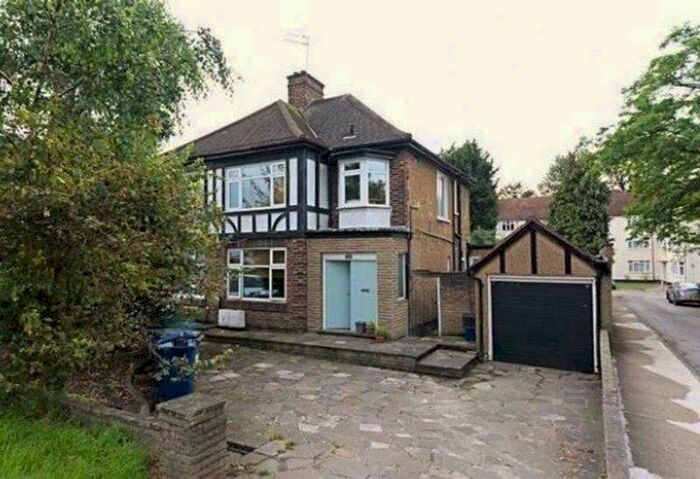 1 Bedroom Flat To Rent In Watford Way Hendon, London, NW4