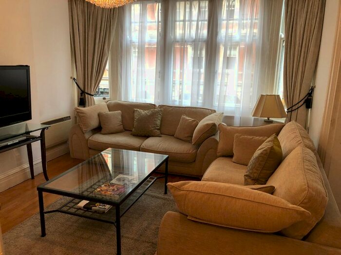 2 Bedroom Flat To Rent In Duke Street, London, W1K