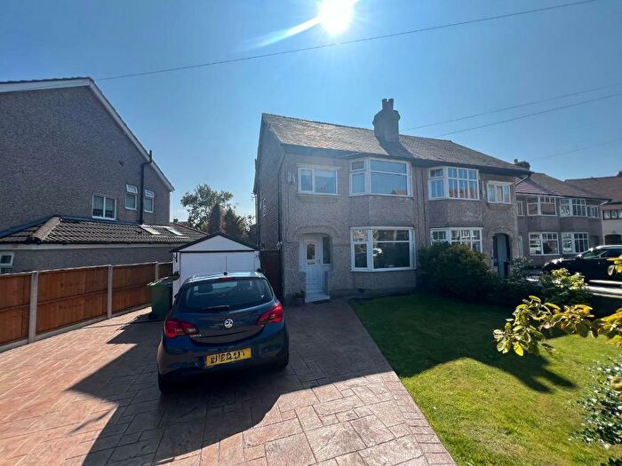 3 Bedroom Semi-Detached House To Rent In Kingswood Boulevard, Bebington, Wirral, CH63