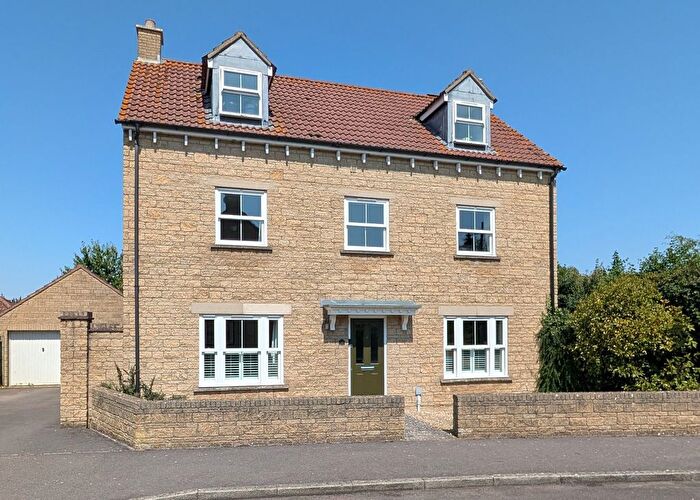 5 Bedroom Detached House For Sale In Salmons Leap, Calne, SN11