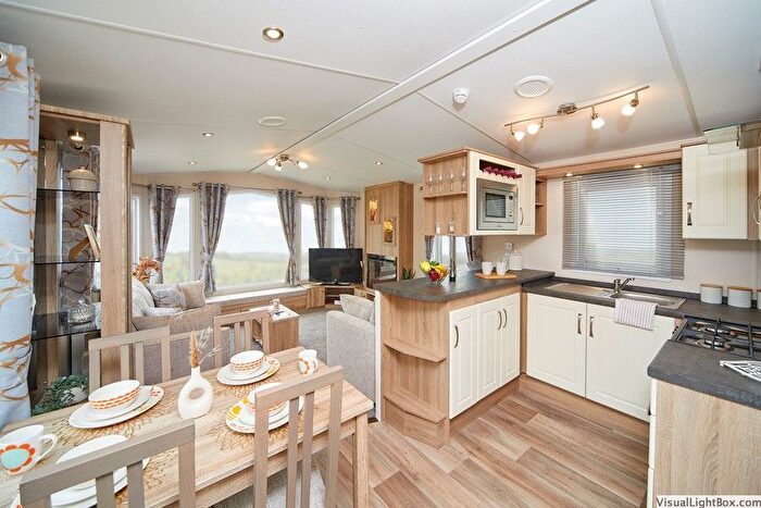 2 Bedroom Lodge For Sale In Cliff Road, Skipsea Driffield, YO25