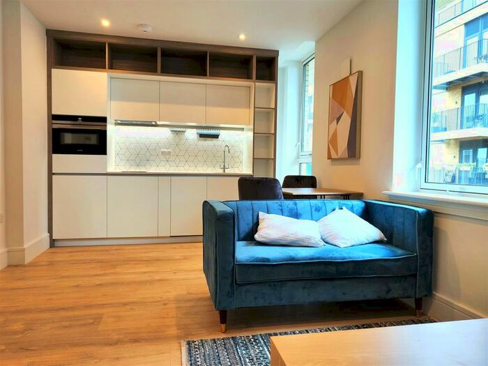 Studio To Rent In Caxton Place, Ilford, IG1