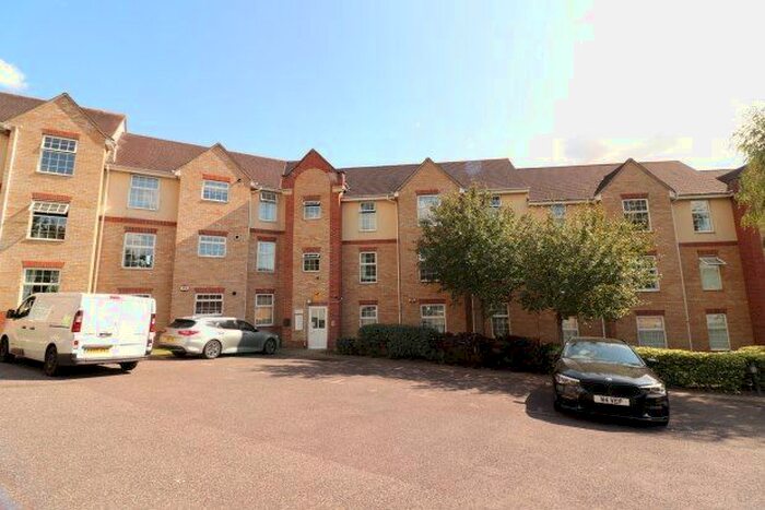 2 Bedroom Flat To Rent In Maunder Close, Grays, RM16