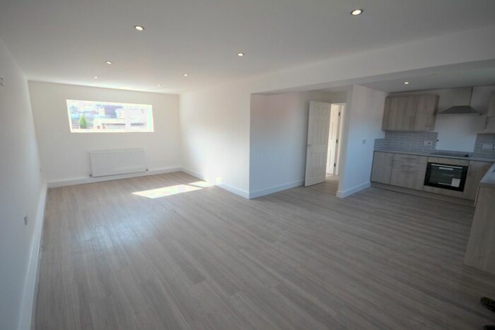 2 Bedroom Flat To Rent In Crowther Street, St Helens, WA10