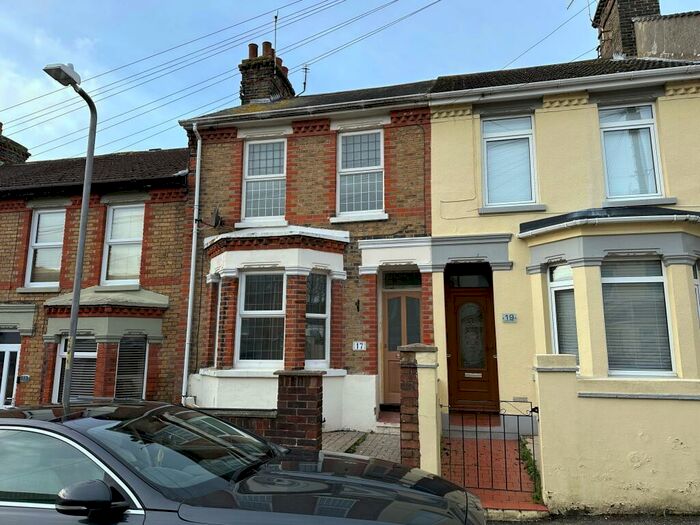 3 Bedroom House To Rent In Kitchener Road, Dover, CT17