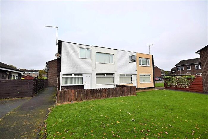 3 Bedroom Semi Detached House For Sale In Oakerside Drive, Peterlee, County Durham, SR8