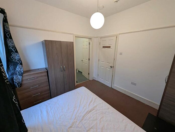 1 Bedroom Property To Rent In Kingston Road, KT3