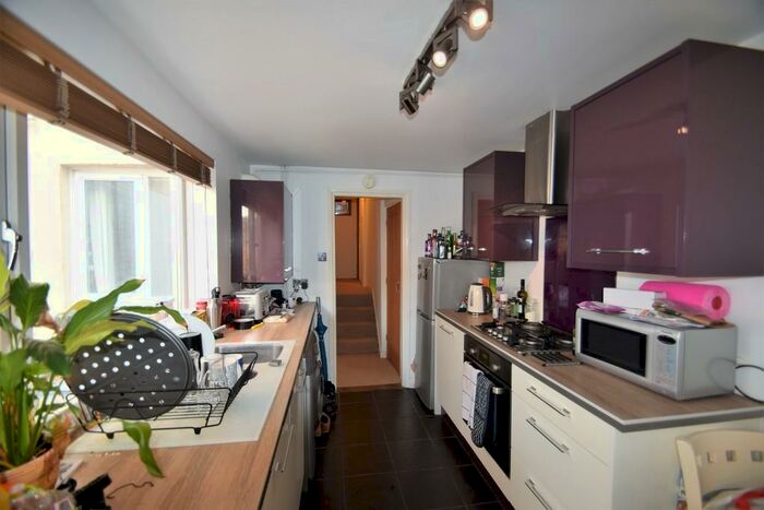 1 Bedroom Apartment To Rent In Lawrence Road, Southsea, PO5