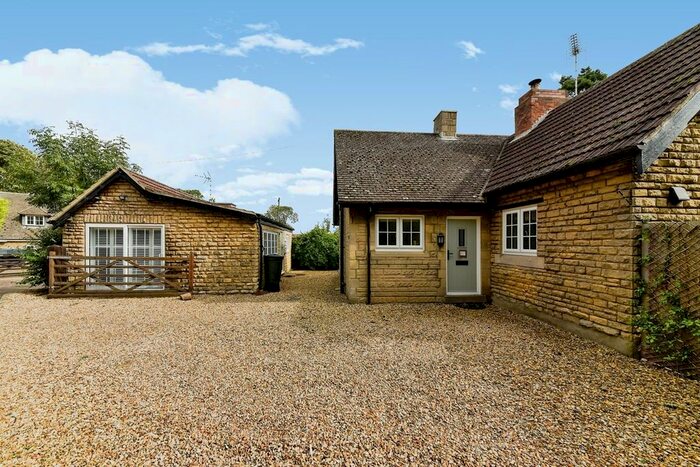 3 Bedroom Semi-Detached Bungalow For Sale In Spinney Lane, Stretton, Oakham, LE15