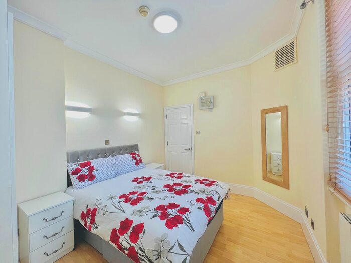 1 Bedroom Flat To Rent In White Horse Street, London, W1J