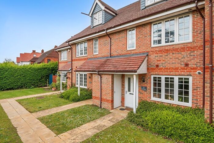 5 Bedroom Terraced House To Rent In Shoppenhangers Road, Maidenhead, SL6