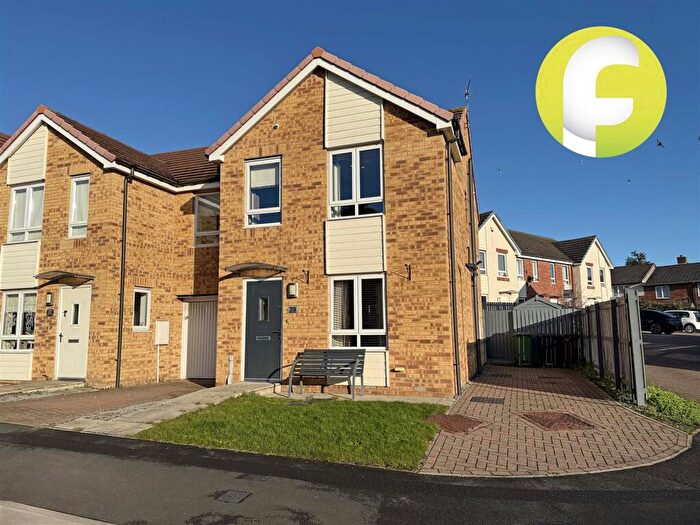 3 Bedroom Semi Detached House To Rent In Warrington Grove, North Shields, NE29