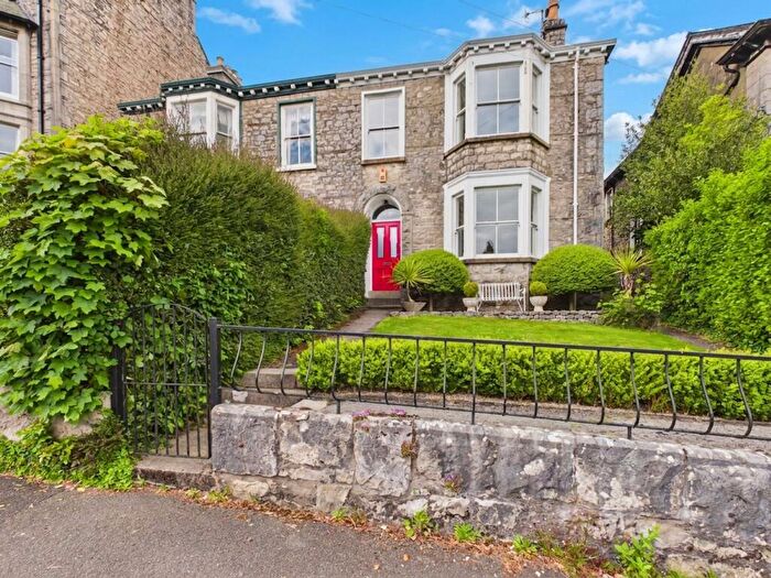 4 Bedroom Semi-Detached House For Sale In Greenside, Kendal, LA9