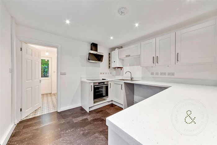 2 Bedroom Flat To Rent In Conway Road, Cardiff, CF11