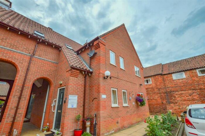 2 Bedroom Apartment To Rent In Berkeley Court, Sleaford, NG34