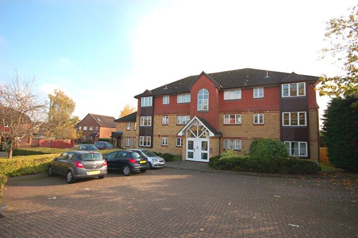 2 Bedroom Flat To Rent In Thompson Way, Rickmansworth, WD3