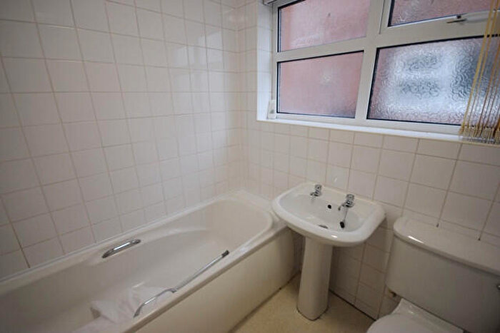 1 Bedroom Flat To Rent In Pilling Avenue, Lytham St. Annes, FY8