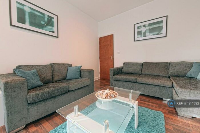 2 Bedroom Flat To Rent In Elford Grove, Leeds, LS8