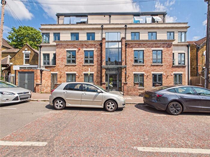 2 Bedroom Flat For Sale In Stainforth Road, London, E17