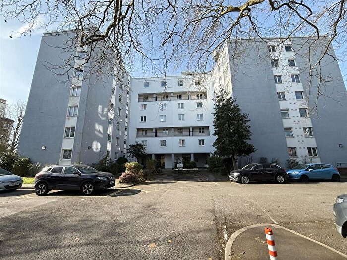 2 Bedroom Flat For Sale In Croxteth Road, Liverpool, L8