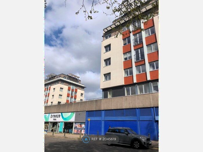 2 Bedroom Flat To Rent In Lait House, Beckenham, BR3