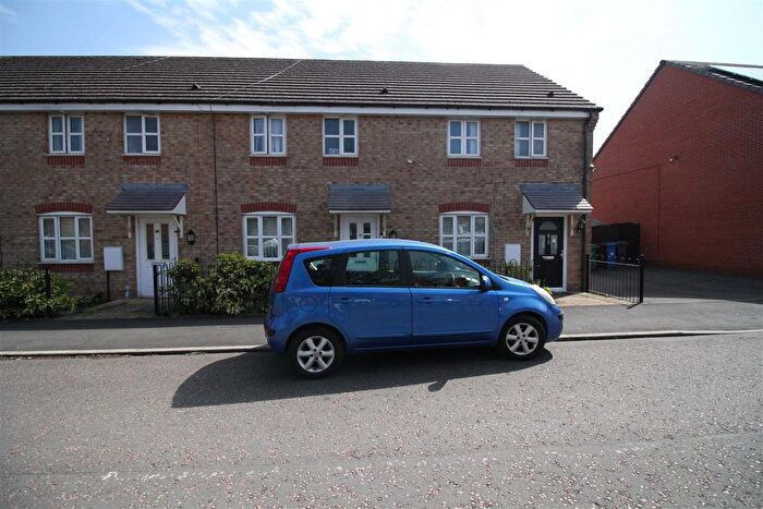 3 Bedroom Terraced House For Sale In Falshaw Way, Manchester, M18