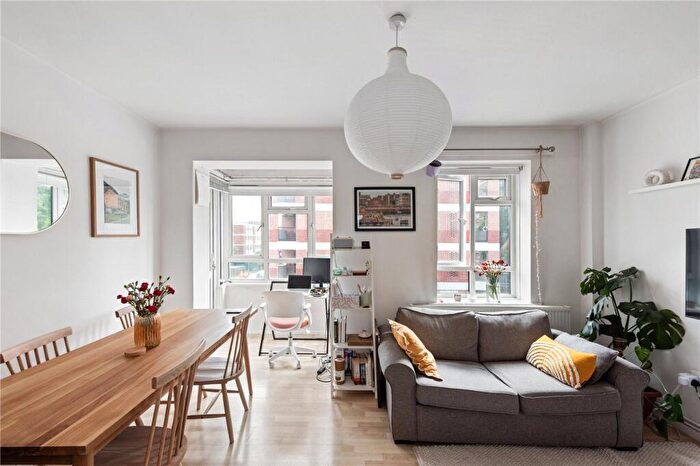 2 Bedroom Apartment For Sale In Vinson House, Cranston Estate, London, N1