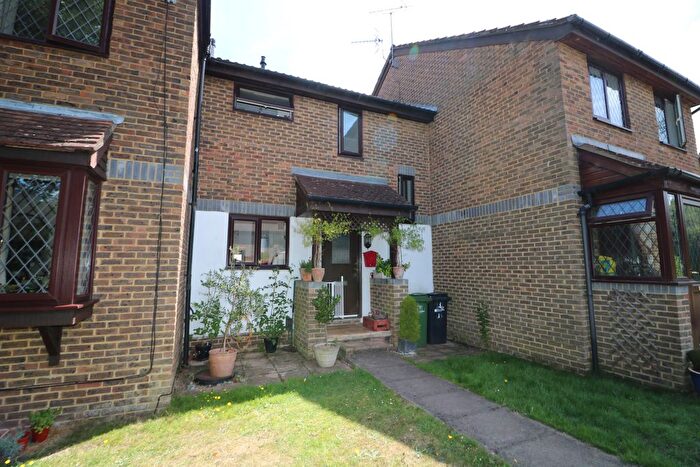 2 Bedroom Terraced House To Rent In Lake View, Dorking, RH5