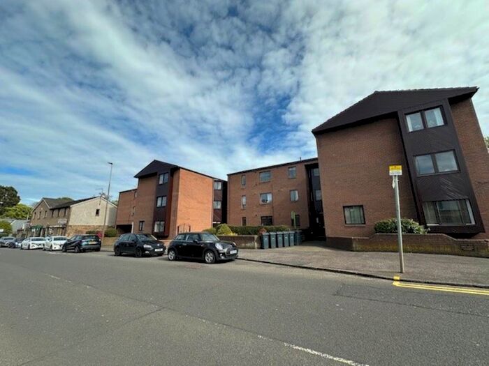 2 Bedroom Flat To Rent In Lanark Road, Juniper Green, Edinburgh, EH14