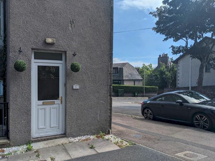 4 Bedroom Flat To Rent In Balmoral Road, City Centre, Aberdeen, AB10