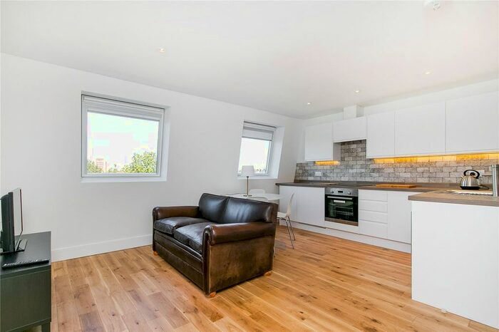 1 Bedroom Flat To Rent In Lillie Road, Fulham, SW6