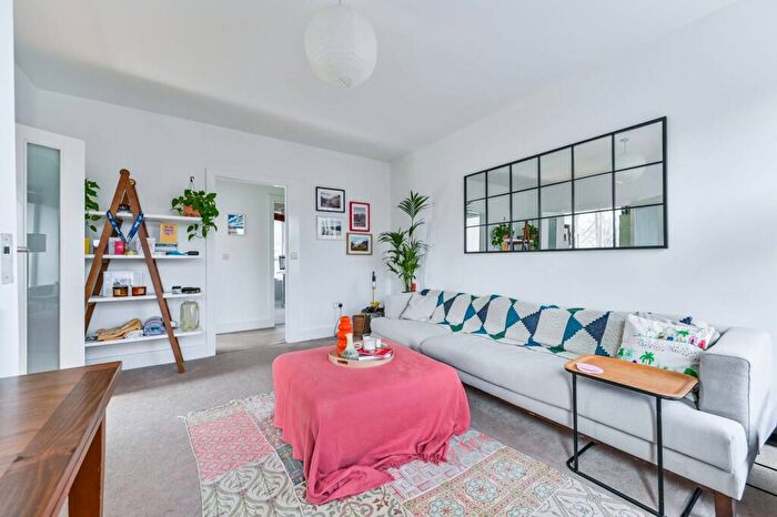 2 Bedroom Flat To Rent In Shepherdess Walk, Angel, London, N1