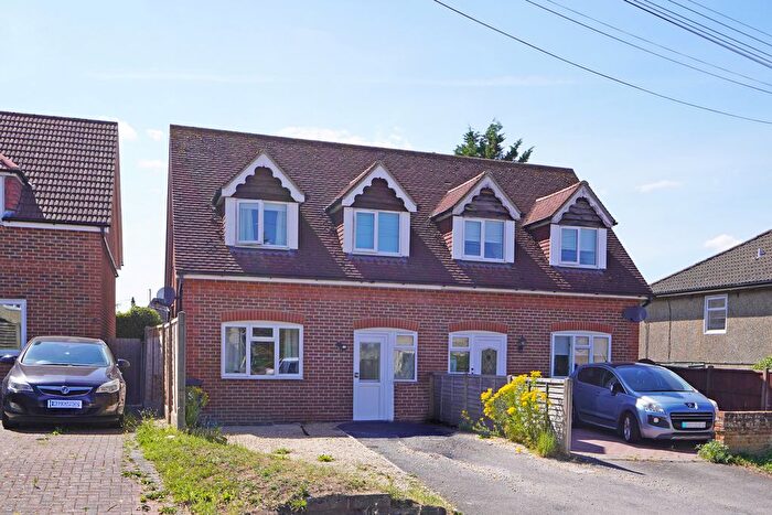 3 Bedroom Semi Detached House For Sale In Turnpike Road, Highworth, SN6