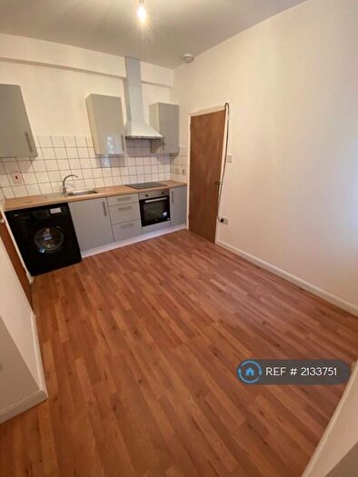 Studio To Rent In Gibbon Road, London, SE15