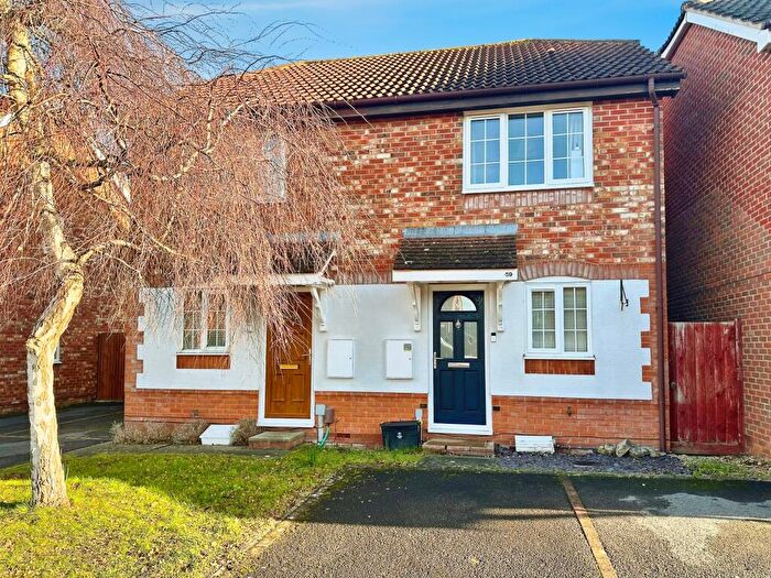 2 Bedroom Semi Detached House For Sale In Mallard Close, Covingham, Swindon, SN3