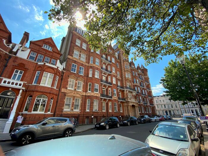 5 Bedroom Flat To Rent In Earls Court Square, Earls Court, SW5