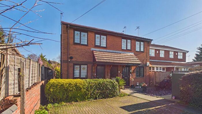 1 Bedroom Flat For Sale In St Paul's Court, Victoria Road, Halesowen, West Midlands, B62