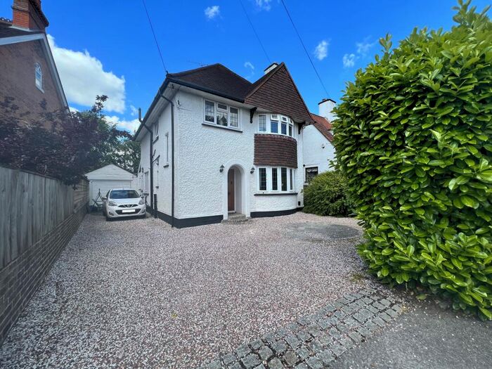 3 Bedroom Detached House To Rent In Woodlands Road, Camberley, GU15
