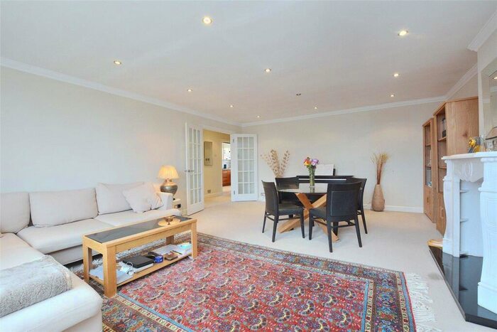 2 Bedroom Apartment To Rent In Hamilton Terrace, St Johns Wood, NW8