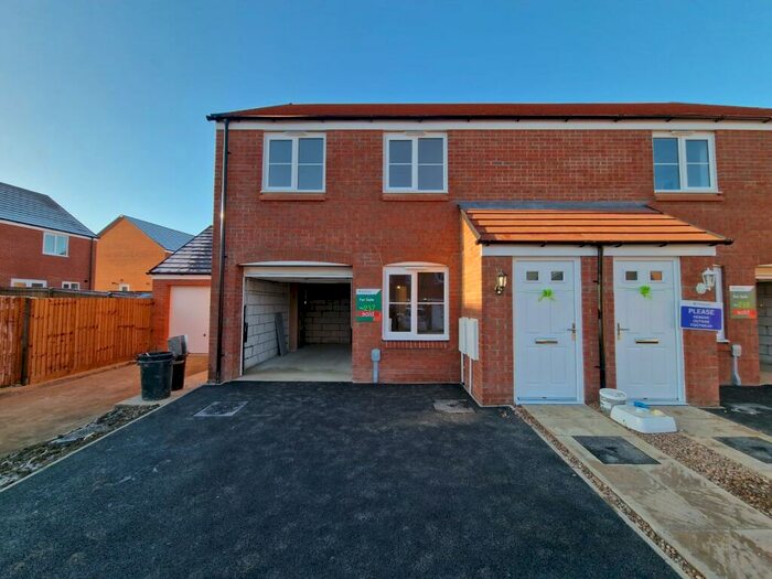 3 Bedroom House To Rent In Buller Close, Kettering, NN15
