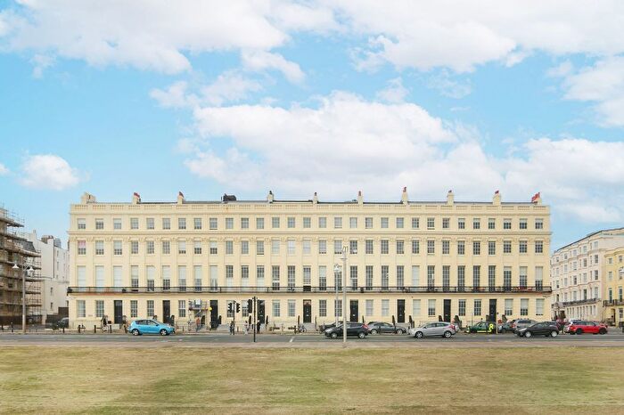 2 Bedroom Flat For Sale In Brunswick Terrace, Brunswick Terrace, BN3