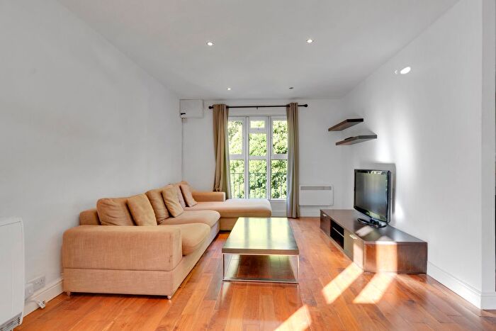 1 Bedroom Flat To Rent In Highbury Grove, London, Islington, N5