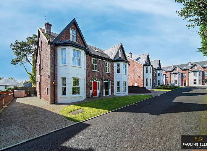 5 Bedroom Semi-Detached House For Sale In Drumlerry, Derry, BT48